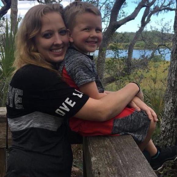 Meet your Posher, Amanda - Picture 1 of 1